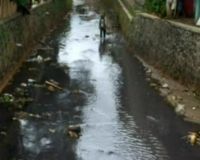 Sungai Tercemar Sumur pun Bau