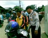 Razia Kejahatan di Pasar Loak Surabaya