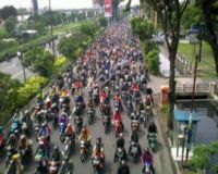Konvoi Korban Lumpur Bikin Macet Jalan