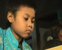 Ketinggalan Pelajaran, Ponari Sekolah di Rumah