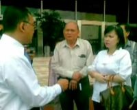 Nasabah Century Labrak Kepala Bapepam