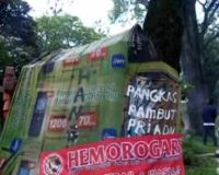 Cukur Rambut DPR Jalanan