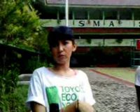 Dinda Kanyadewi Nyapu Sekolah
