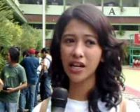 Poppy Bunga Bersih-bersih Sekolah