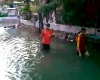 Fenny, Hanyut Terseret Air Bah