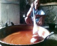 Menengok Industri Gula Rumahan