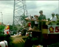 Prabowo Naik Gerobak Sapi