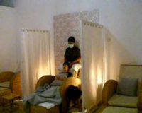 Terbuai Pijatan di Ruang Putih