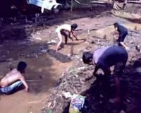 Bersih-bersih Pasca Cikapundung Meluap