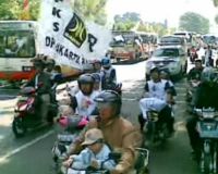 Massa PKS Kepung Senayan