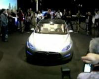 Sedan Listrik Tesla