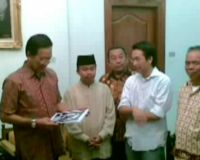 Ultah Ke-63, Sultan Dapat Kado Komik