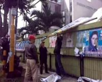 Bersih-bersih Atribut Parpol