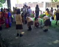 Ratusan Murid SD Bersih-bersih Trotoar