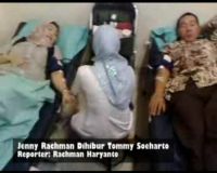 Jenny Rachman Dihibur Tommy Soeharto