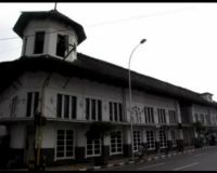 De Vries, Gedung Tua Peninggalan Belanda