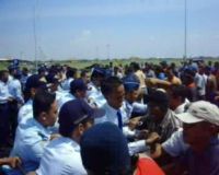 Rusuh di Bandara Juanda