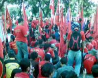 Aksi Dorong Buruh dan Polisi