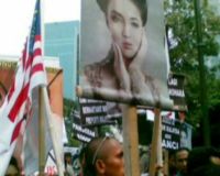 Kedubes Malaysia Didemo Pro Manohara