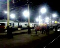 Saat Degung Menemani Kereta Tiba