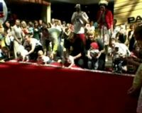 Adu Balap Merangkak Bayi