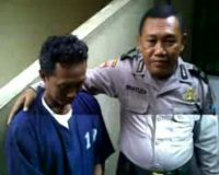 Gaji Dipotong, Emas Dicuri