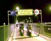 Menikmati Malam di Jembatan Suramadu