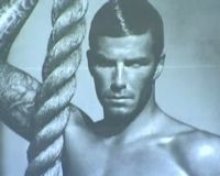 Beckham Jadi Model Pakaian Dalam Armani