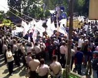 Ratusan Buruh Pengolahan Kayu Ngadu ke Gubernur