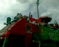 Iring-iringan Mega-Prabowo membuat Macet