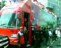 Bus Tingkat Tunggangan Mega-Prabowo   