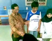 Mahfud MD Nyontreng di Sleman