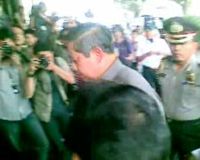 SBY Kunjungi Korban Bom di RS MMC