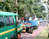 Angkot Nyungsep, Sopir Ngaku Lihat Bayangan Hitam  
