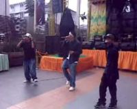 Cronik, Paduan Keroncong dan Hip Hop