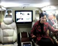 Menkeu Coba-coba Mobil Baru