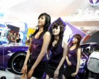 Panasnya Sexy Dancer di IIMS