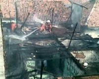 Kebakaran Landa 5 Rumah di Kuningan Timur