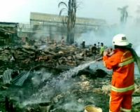 Ratusan Lapak Pemulung Terbakar