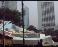 Baliho SBY Roboh Kena Badai