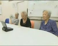 Kursi Roda Elektrik Untuk Nenek