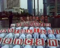 9 Pemimpin Negara Dunia Nyemplung Kolam HI  