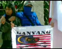 Bendera Malaysia Diinjak-injak