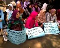 Karyawan Unwim Tuntut 4 Bulan Gaji dan THR