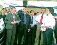 Keberangkatan 2 Pimpinan KPK Dilepas Ratusan CICAK