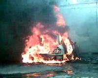 Mobil BMW Terbakar Habis di Surabaya