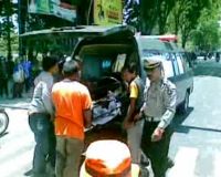 Motor Vs Trailer, Tewaskan Ibu dan Anak