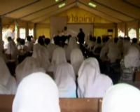 Belajar di Tenda Darurat