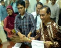 Sapu Lidi dan Tolak Angin untuk KY