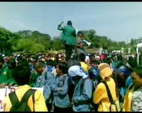 Usai Pelantikan, Istana Didemo Mahasiswa